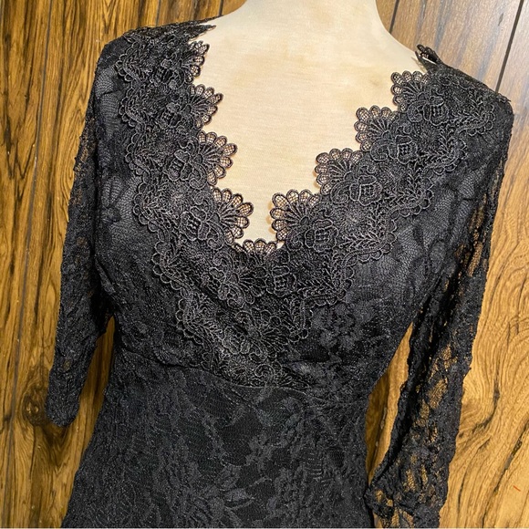 Wrap V Neck Cap Sleeve Elegant Lace Cocktail Dress - Picture 2 of 7